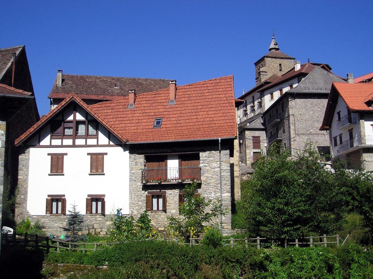 Apartamento Pedroixko Etxea Uztarroz Exterior foto